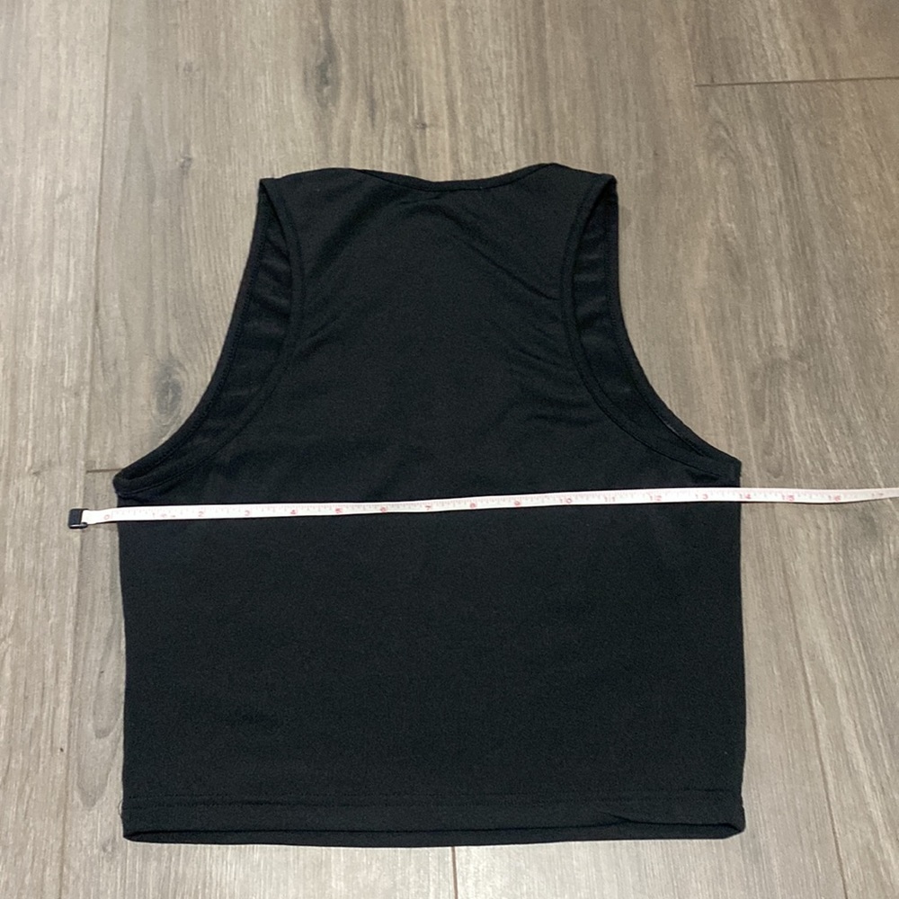 Shein. Black fitted crop top. - Picture 5 of 6